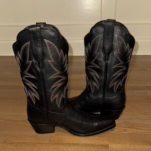 Black Western Cowboy Boots with Embroidered Design